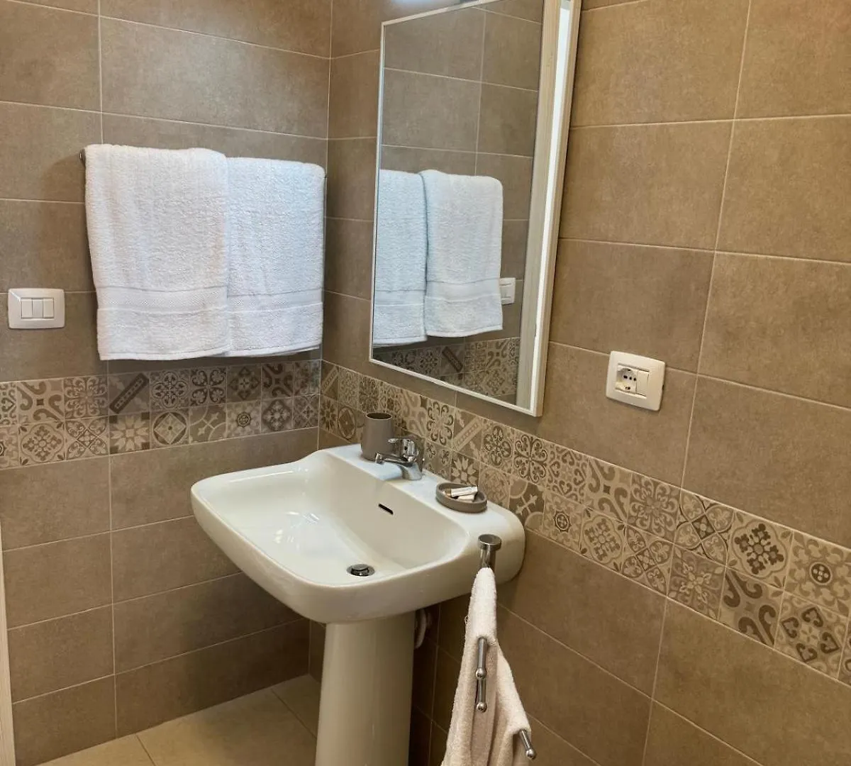 La Rondine Bed Hotel Ficarazzi 0*,  Italy