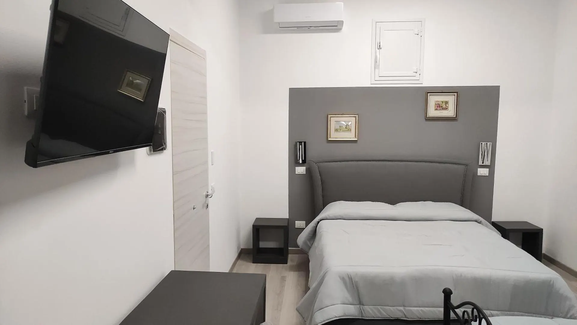 La Rondine Bed Hotel Ficarazzi 0*,  Italy